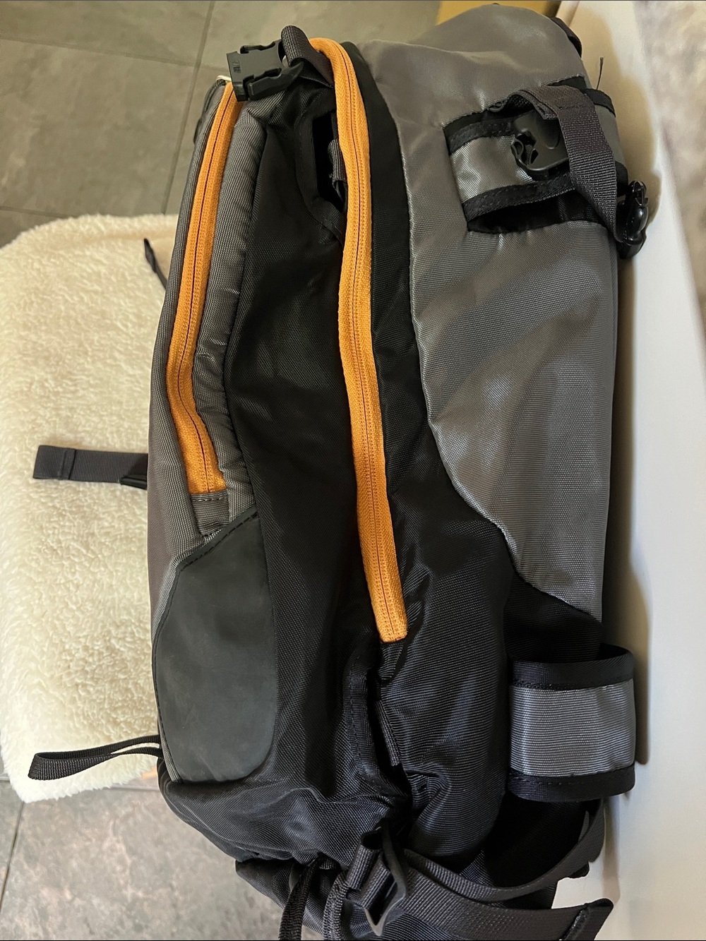 REI Lookout technical hiking backpack. - Picture 7 of 7